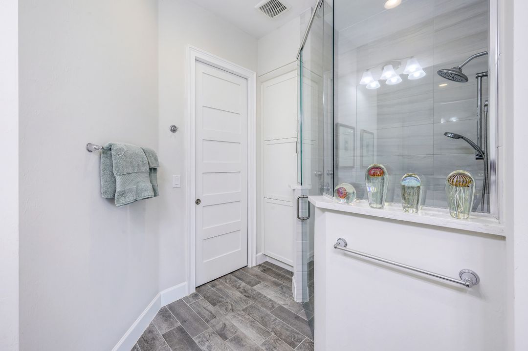 5879 Haiti Dr, Naples, FL 34112