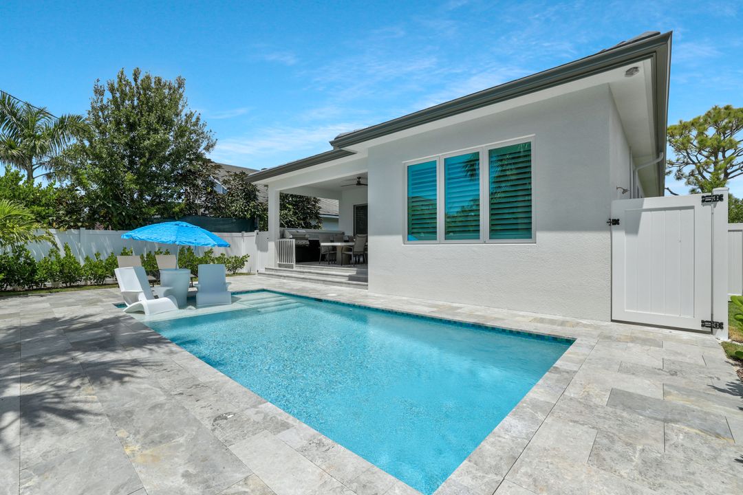 530 94th Ave N, Naples, FL 34108