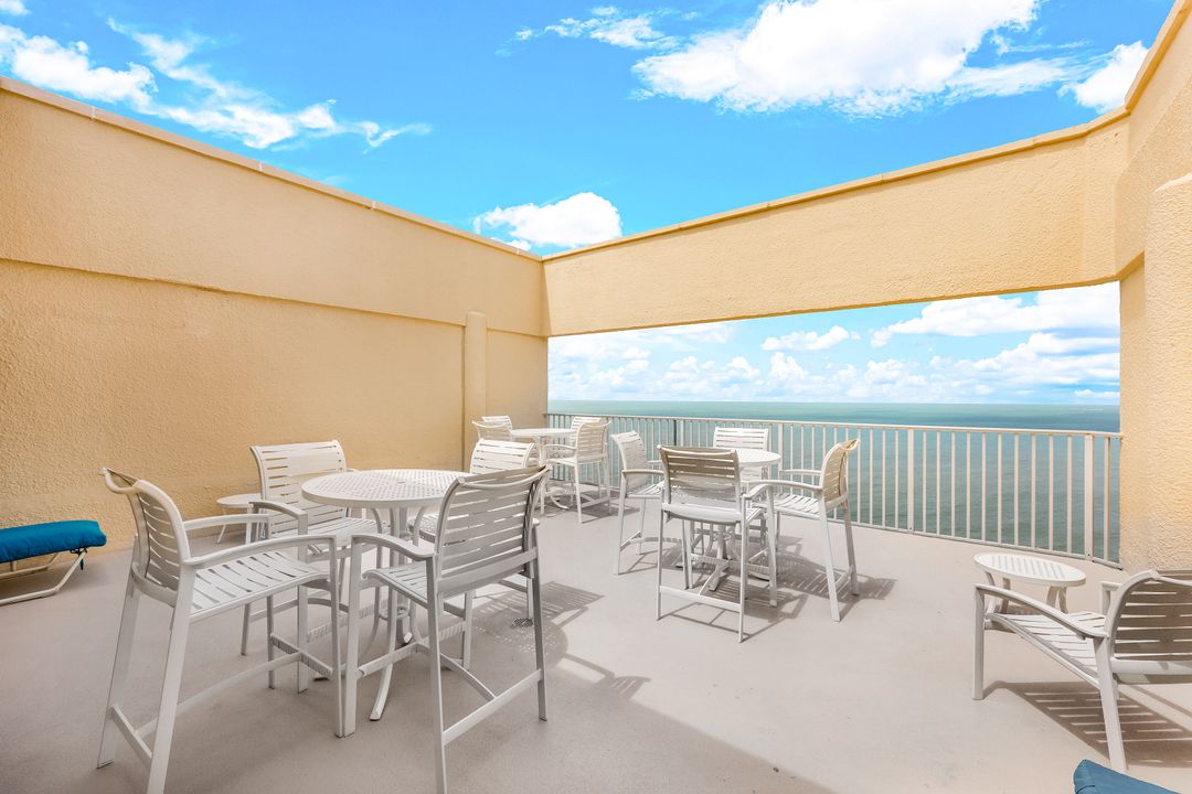 4041 Gulf Shore Blvd N #PH-6, Naples, FL 34103