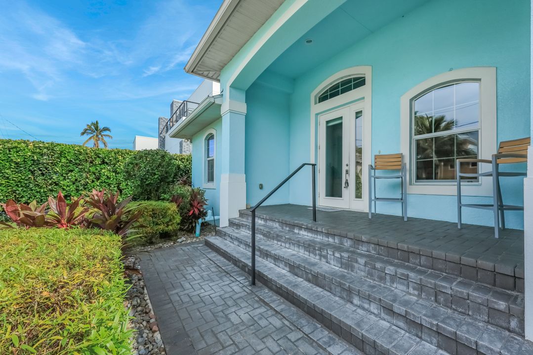 109 W Hilo St, Naples, FL 34113