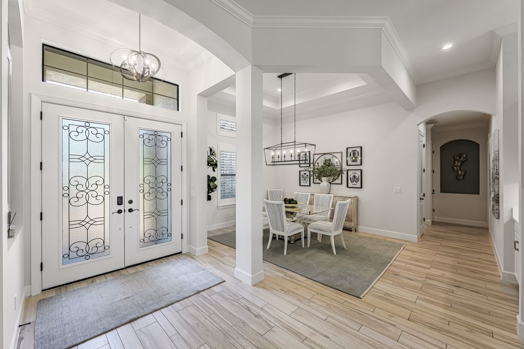 9071 Sorreno Ct, Naples, FL 34119