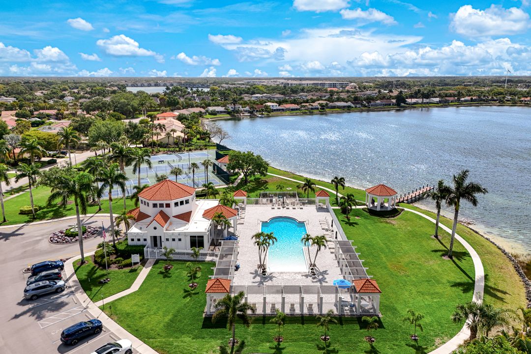 7706 Jewel Ln, Naples, FL 34109