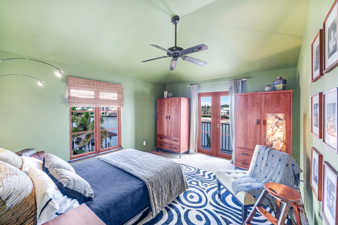 290 Channel Dr, Naples, FL 34108