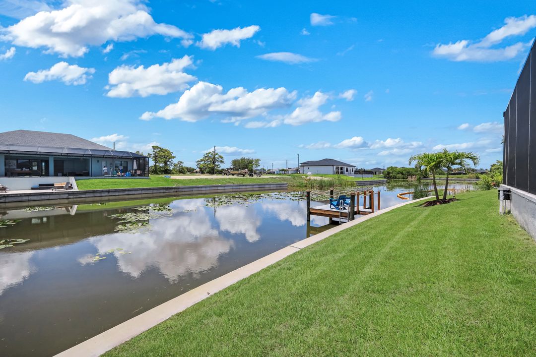 522 NE 5th Pl, Cape Coral, FL 33909