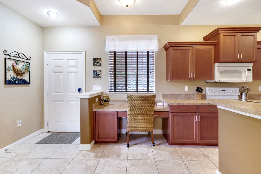 8721 Piazza Del Lago Cir #205, Estero, FL 33928