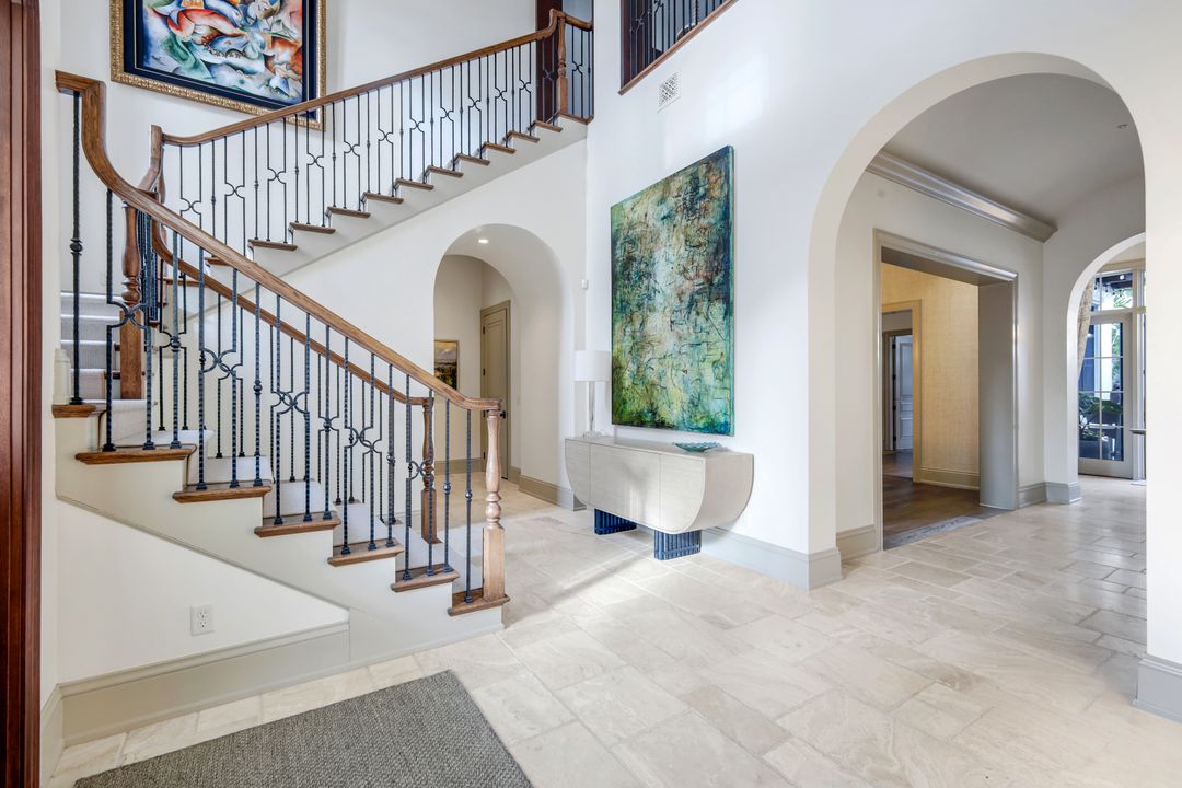 81 Gulf Shore Blvd S, Naples, FL 34102