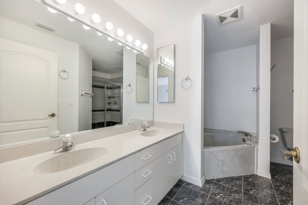 1036 Mainsail Dr #722, Naples, FL 34114