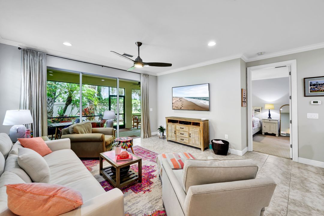 13466 Kent St, Naples, FL 34109