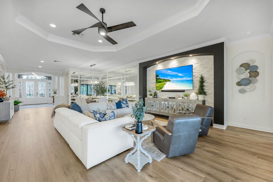 9223 Rialto Ln, Naples, FL 34119