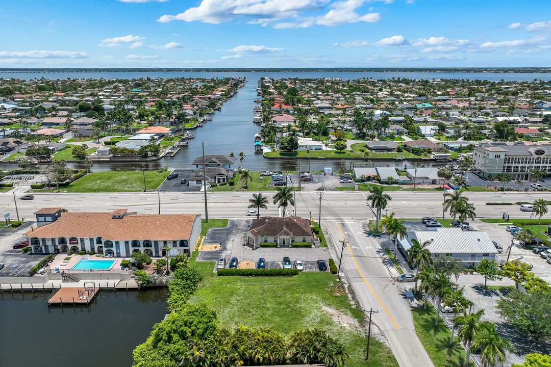 1523 SE 36th Terrace, Cape Coral, FL 33904
