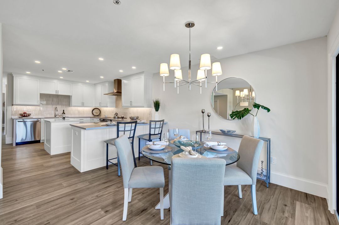 563 Park Shore Dr, Naples, FL 34103