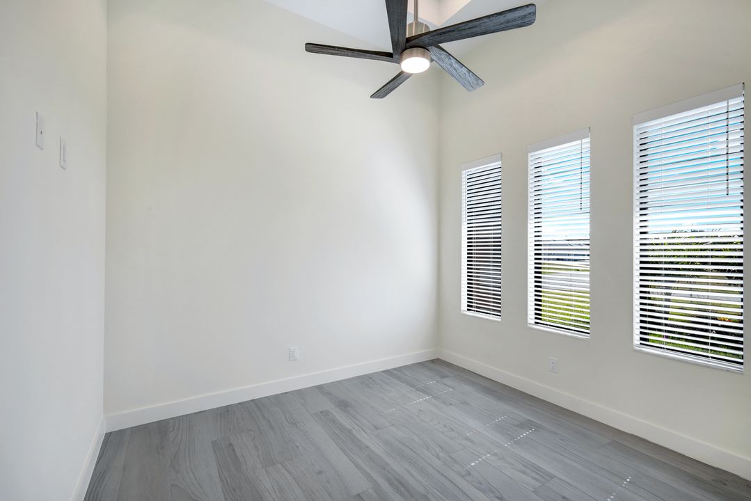 208 SW 29th Ave, Cape Coral, FL 33991