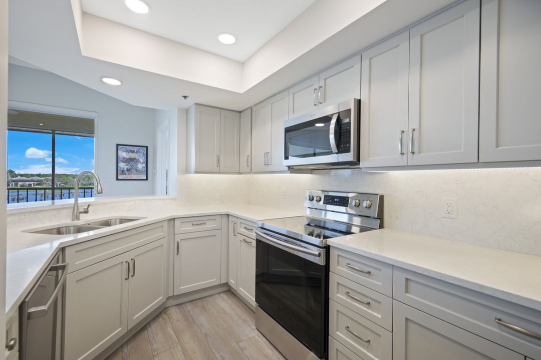 4130 Bayhead Dr #302, Bonita Springs, FL 34134