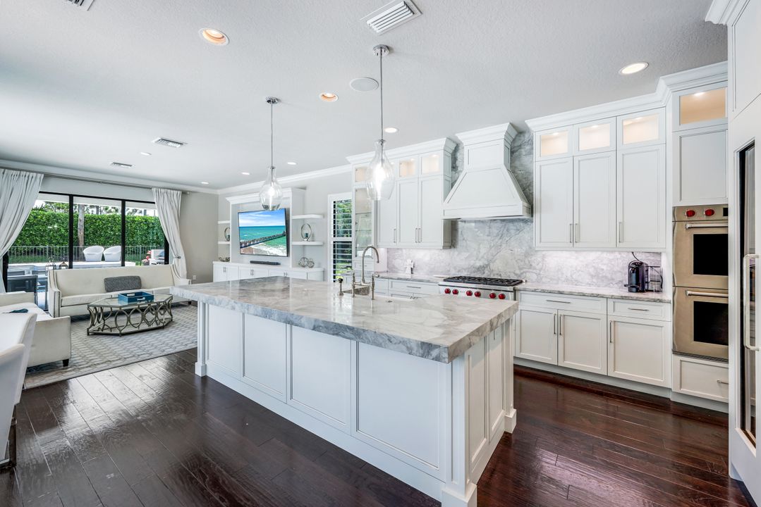 4138 Aspen Chase Dr, Naples, FL 34119