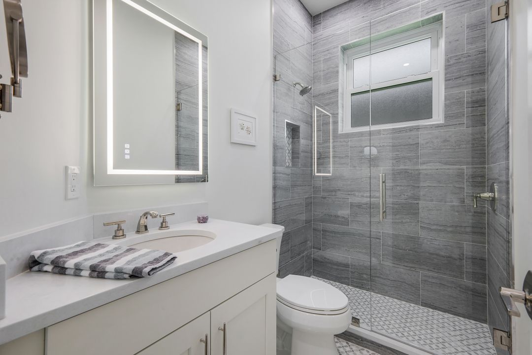 10831 Fieldfair Dr, Naples, FL 34119