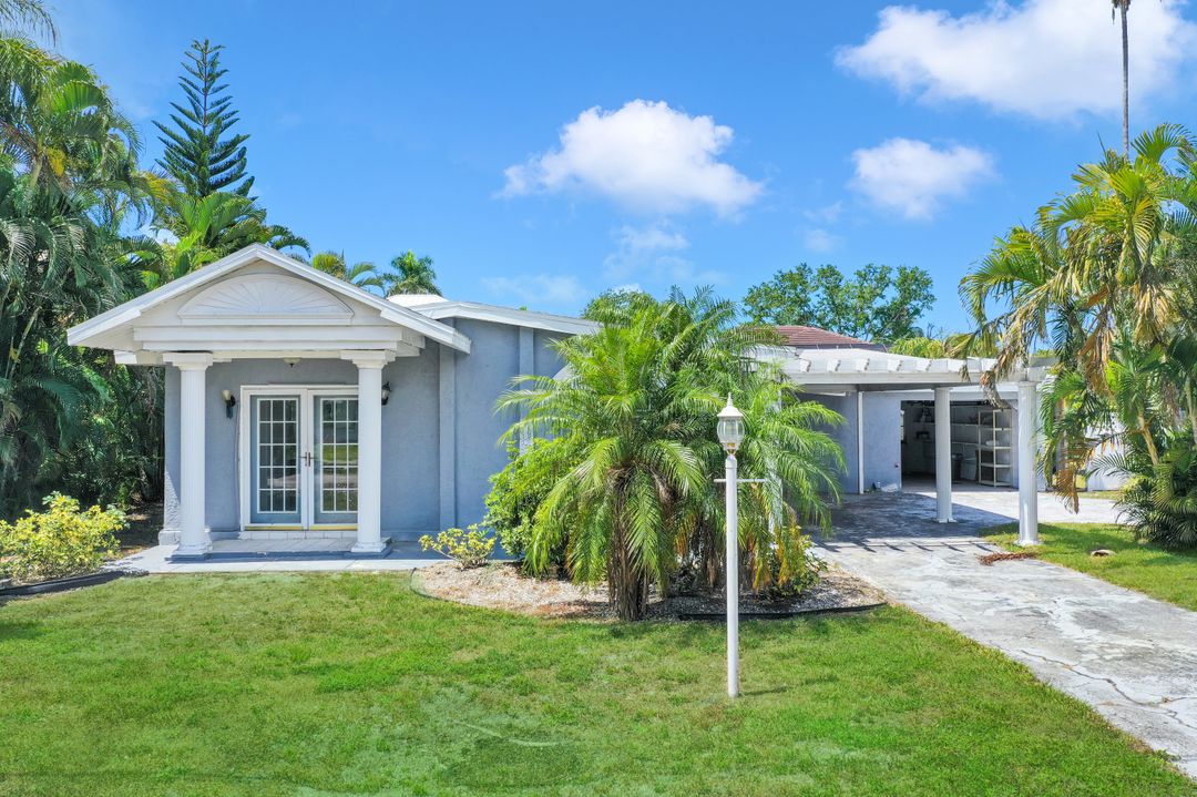 27098 Del Ln, Bonita Springs, FL 34135