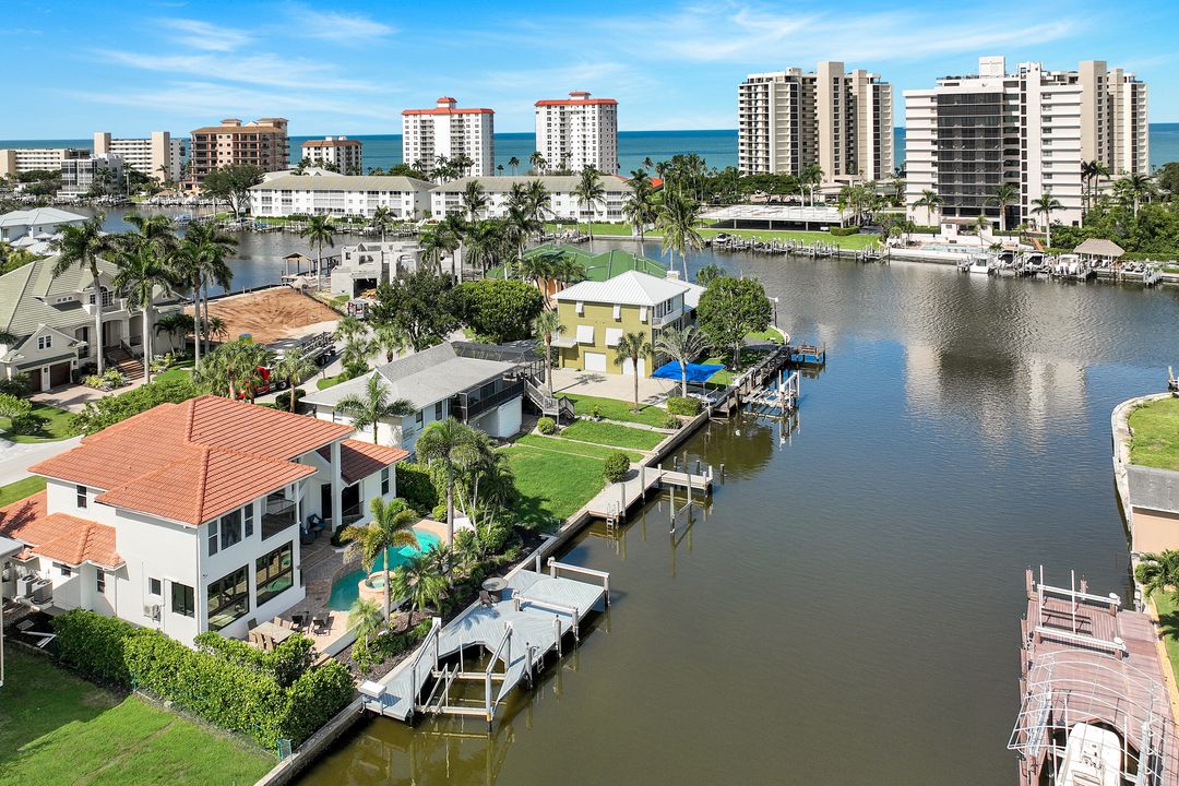 155 Heron Ave, Naples, FL 34108