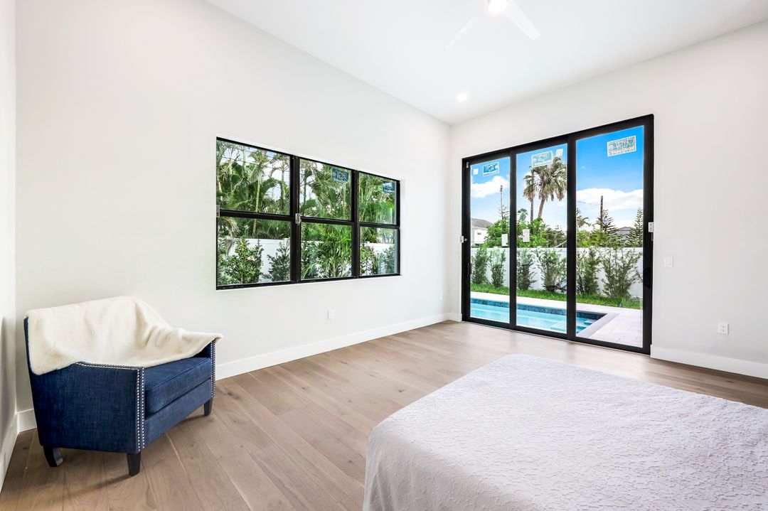 524 103rd Ave N, Naples, FL 34108