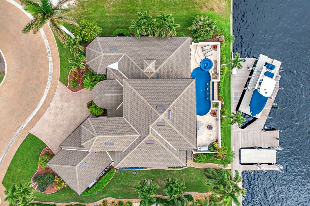 1506 Hermitage Ln, Cape Coral, FL 33914