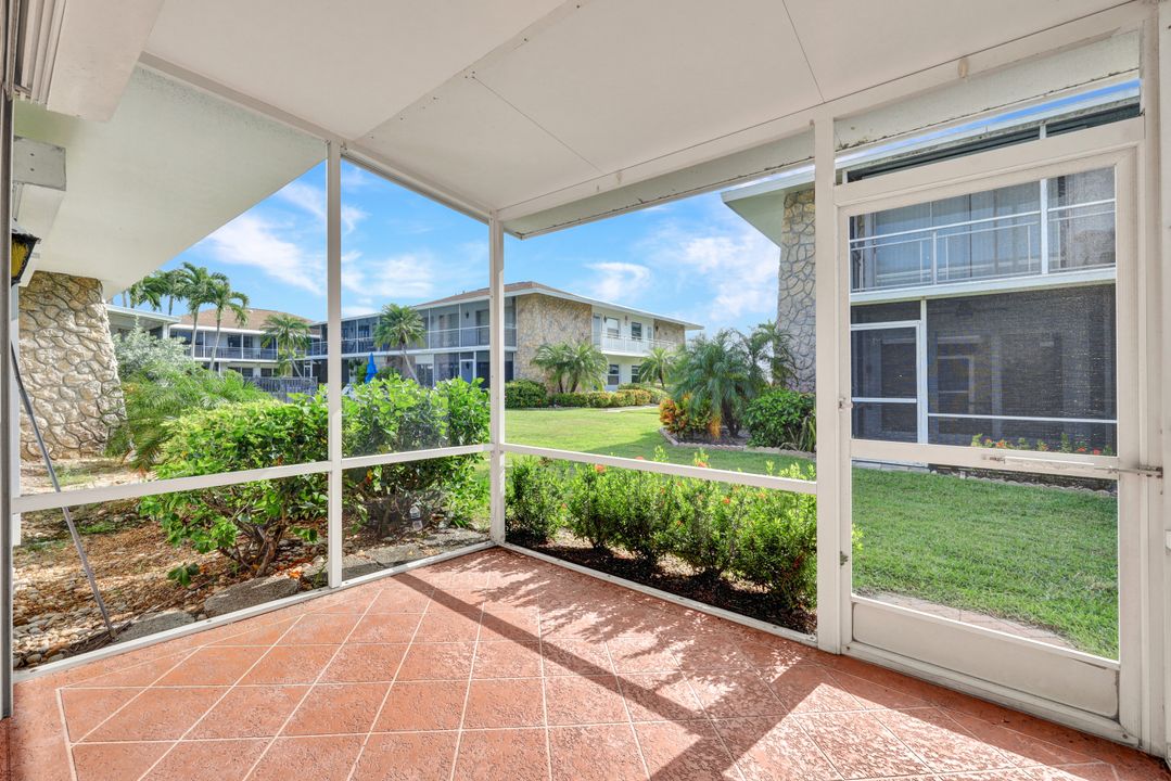 330 Kon Tiki Dr #D-1, Naples, FL 34113