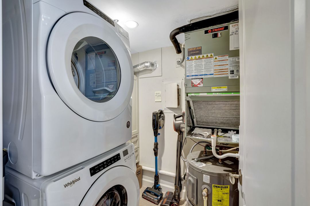 2850 Gulf Shore Blvd N  #201, Naples, FL 34103