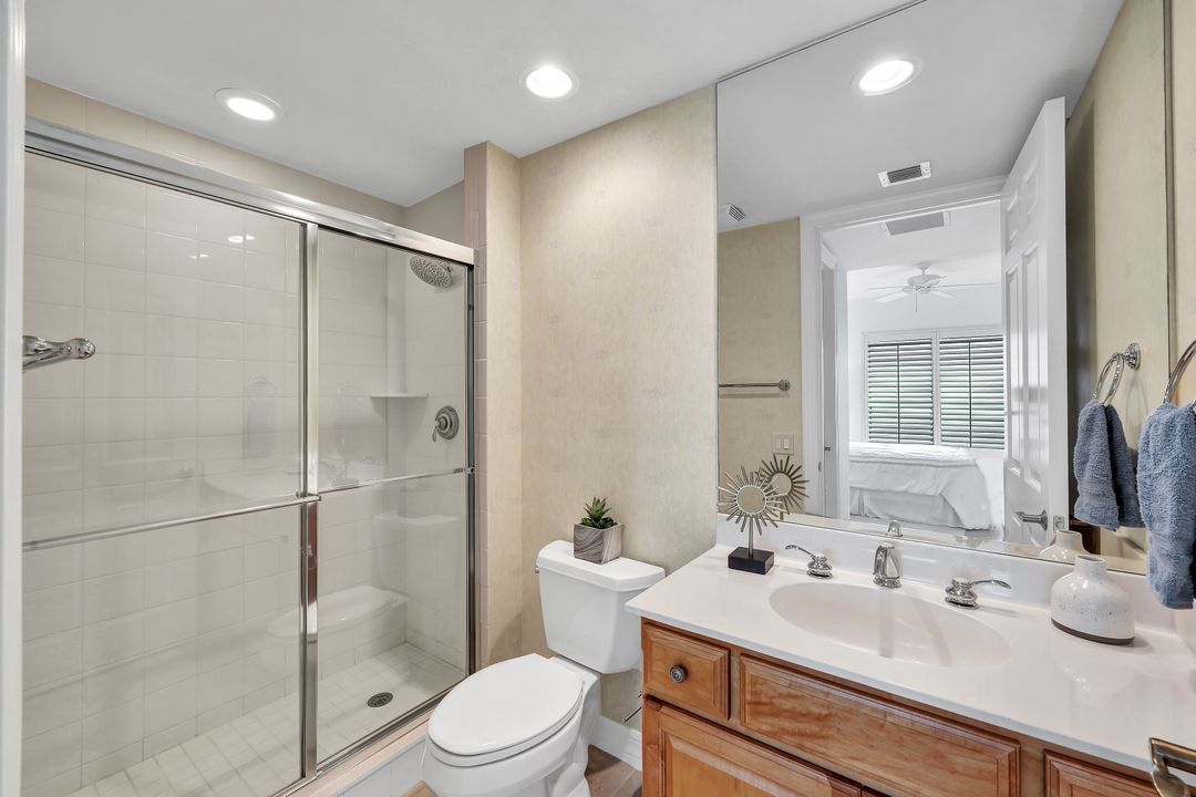 295 Grande Way #1406, Naples, FL 34110