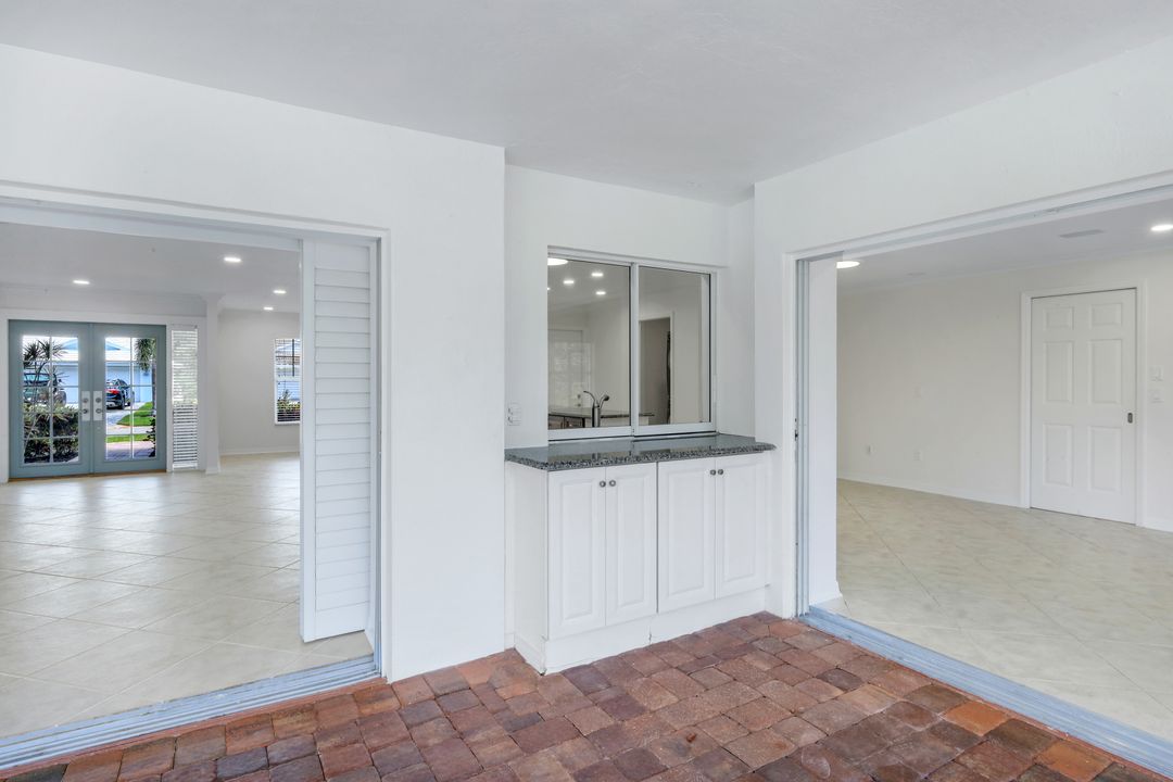 750 Southern Pines Dr, Naples, FL 34103