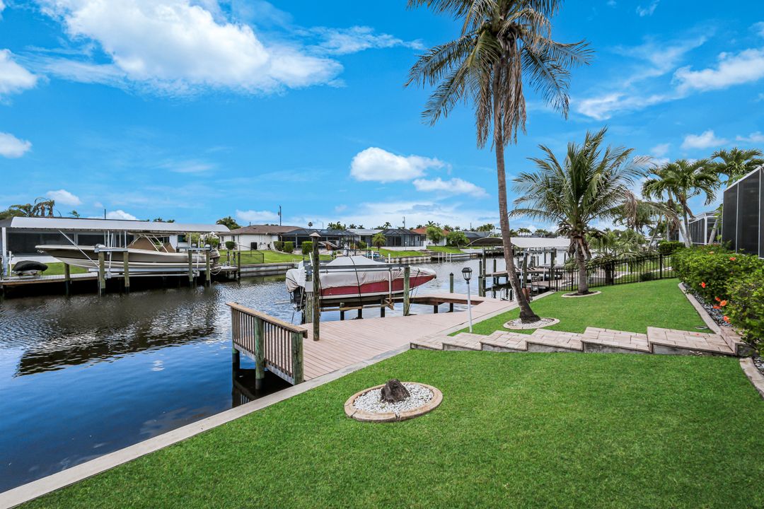 3712 SE 17th Pl, Cape Coral, FL 33904