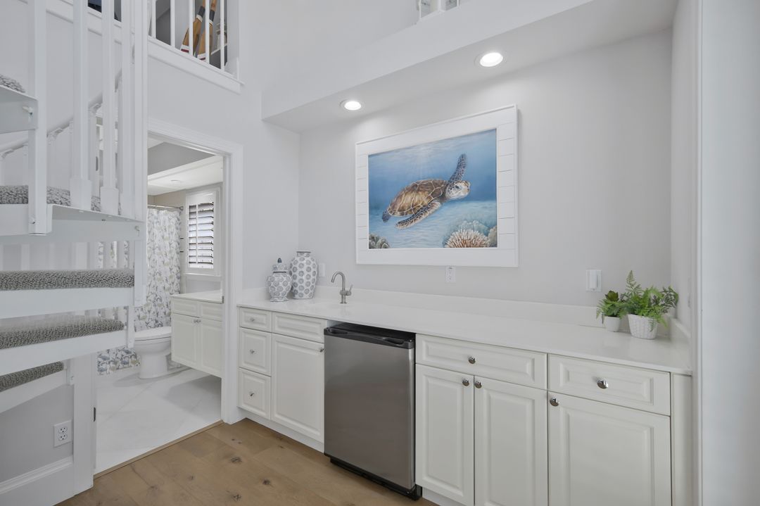 109 Greenfield Ct, Naples, FL 34110