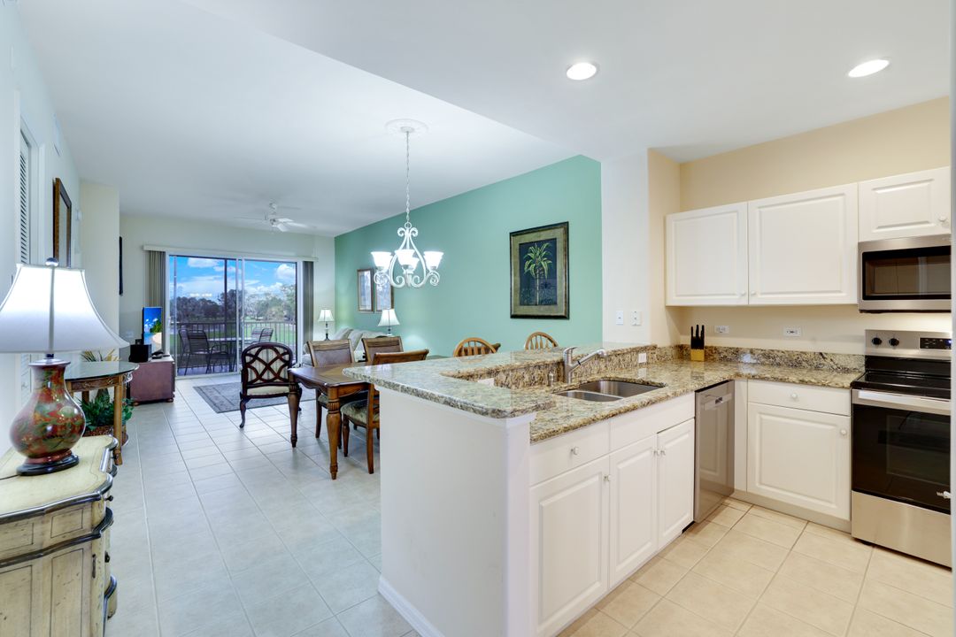 8247 Parkstone Pl #305, Naples, FL 34120