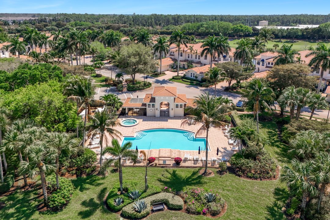 15539 Monterosso Ln #202, Naples, FL 34110