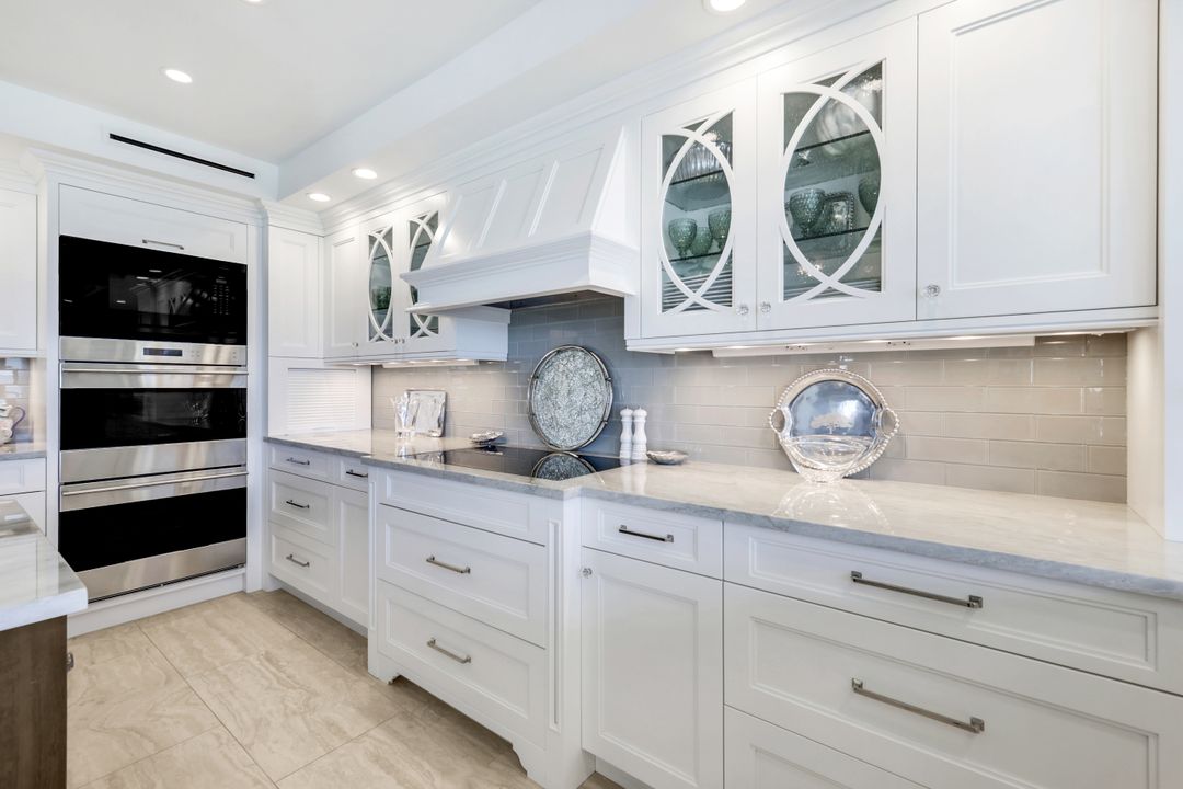 1285 Gulf Shore Blvd N #3B, Naples, FL 34102