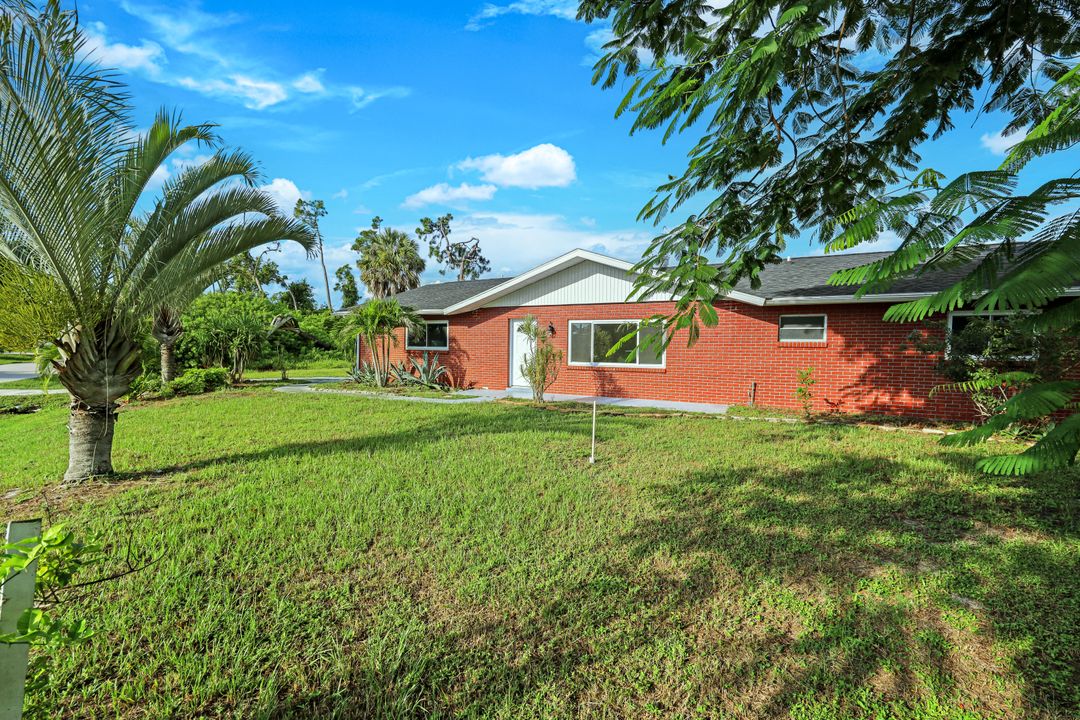 801 McMahon Ave NW, Port Charlotte, FL 33948