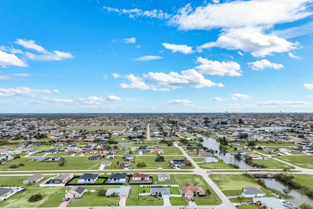 2013 NW Juanita Pl, Cape Coral, FL 33993