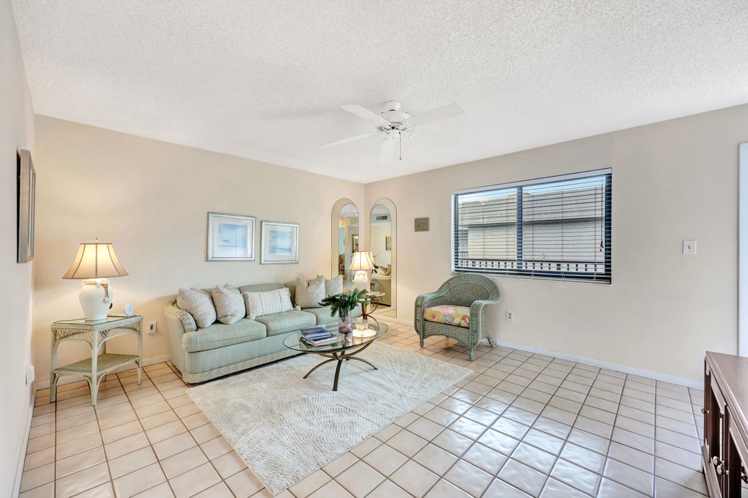 788 Park Shore Dr #E39, Naples, FL 34103