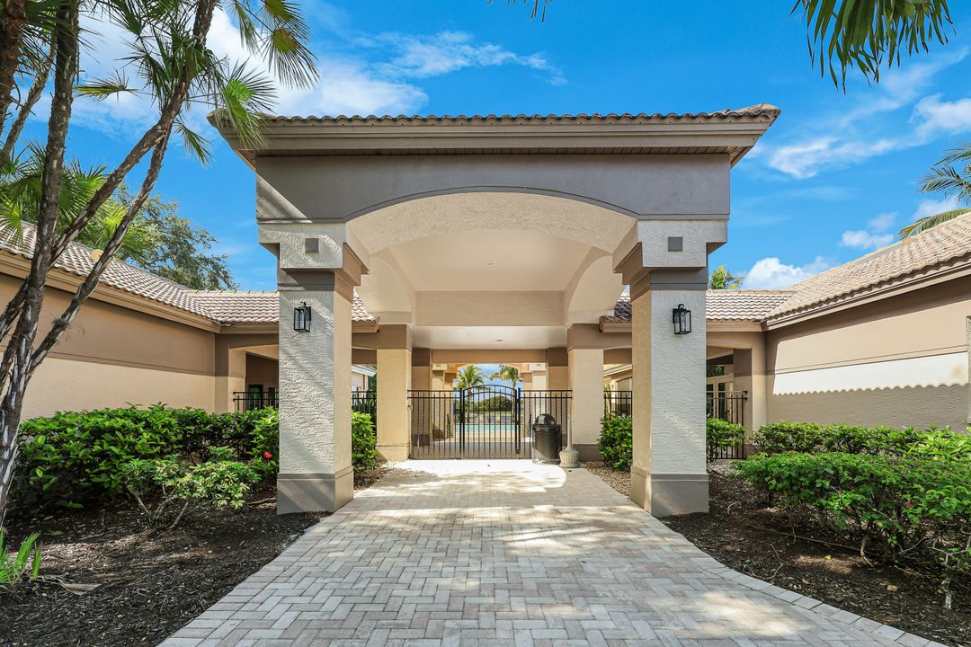 7720 Gardner Dr  #201, Naples, FL 34109