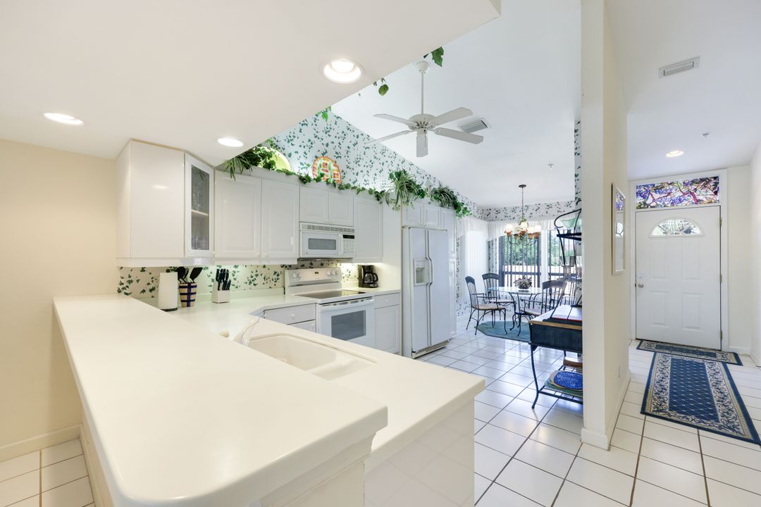 1972 Cascades Dr #4, Naples, FL 34112