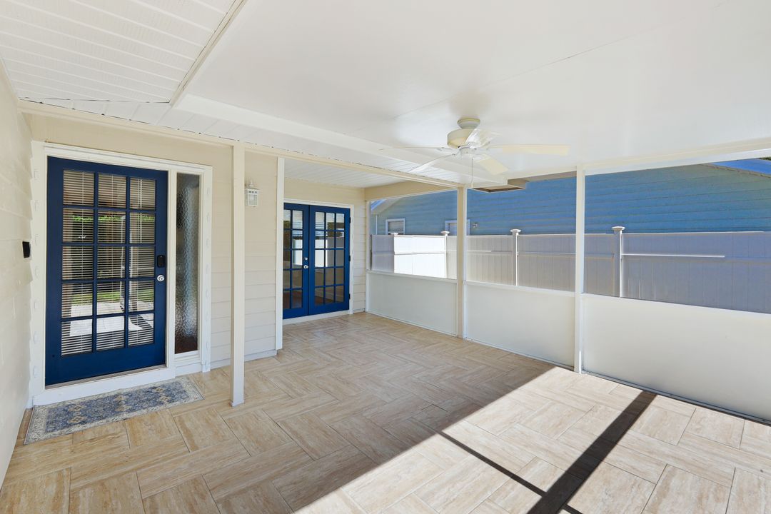 825 93rd Ave N, Naples, FL 34108