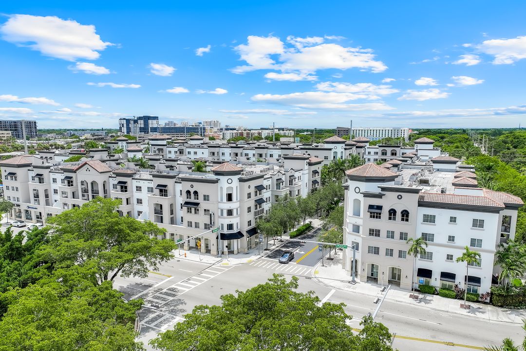 6620 SW 57th Ave #A203, South Miami, FL 33143