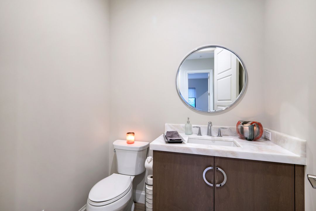 16724 Enclave Cir, Naples, FL 34110