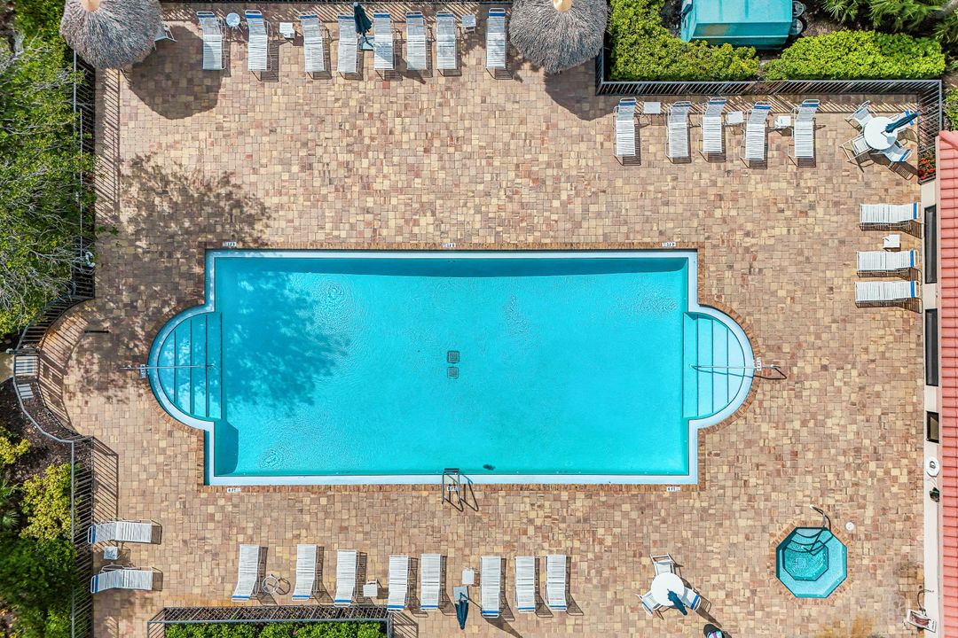 142 Bennington Dr #8, Naples, FL 34104
