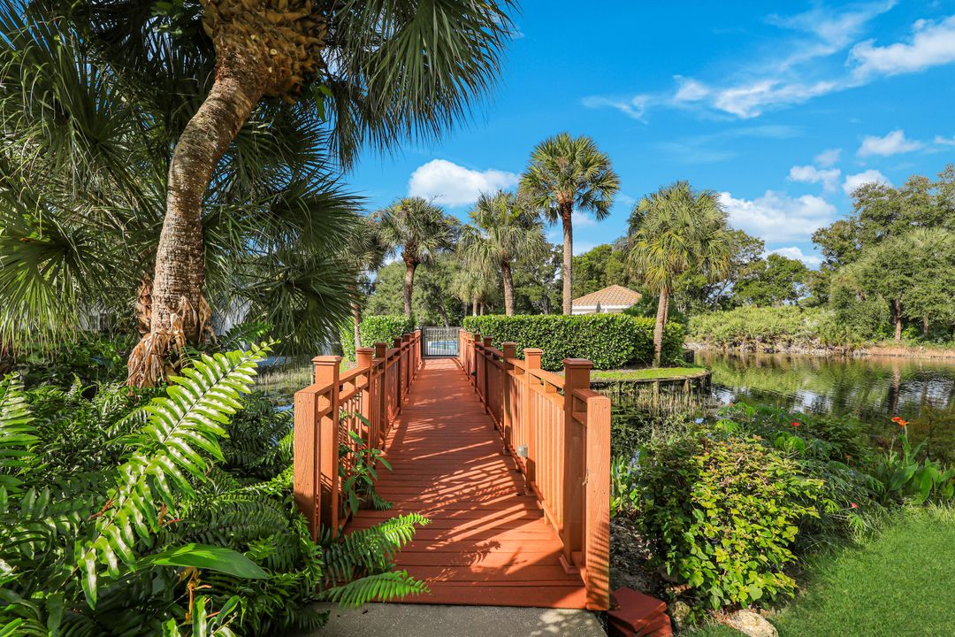 6825 Satinleaf Rd S #101, Naples, FL 34109