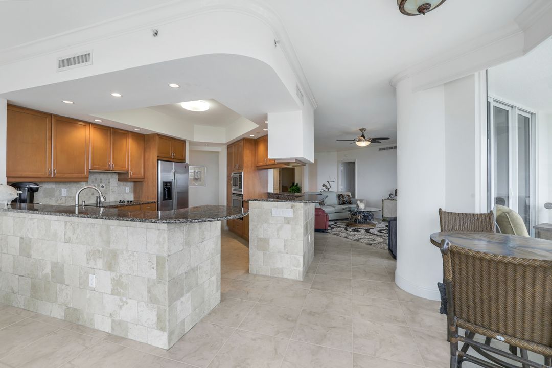 1060 Borghese Ln #1005, Naples, FL 34114