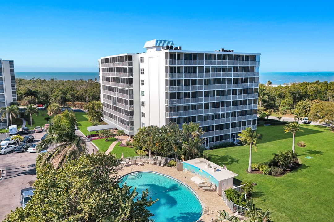 5 Bluebill Ave #506, Naples, FL 34108