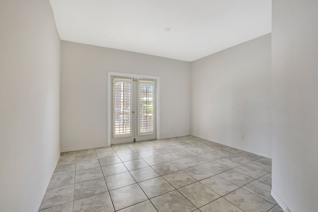 173 Stanhope Cir, Naples, FL 34104