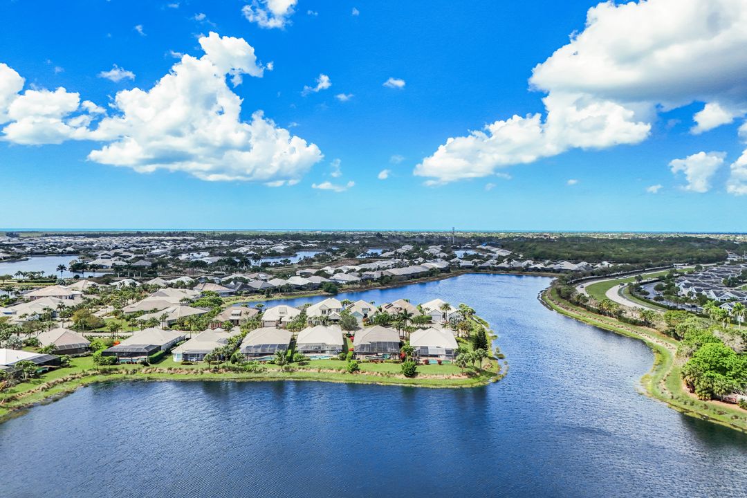 5052 Martinique Dr, Naples, FL 34113