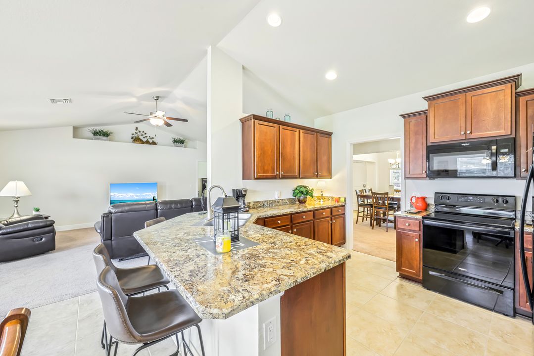 2801 SW 35th St, Cape Coral, FL 33914