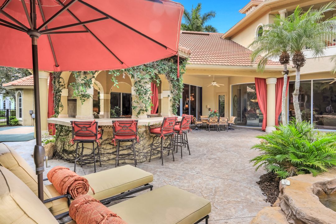 2350 Cheshire Ln, Naples, FL 34109