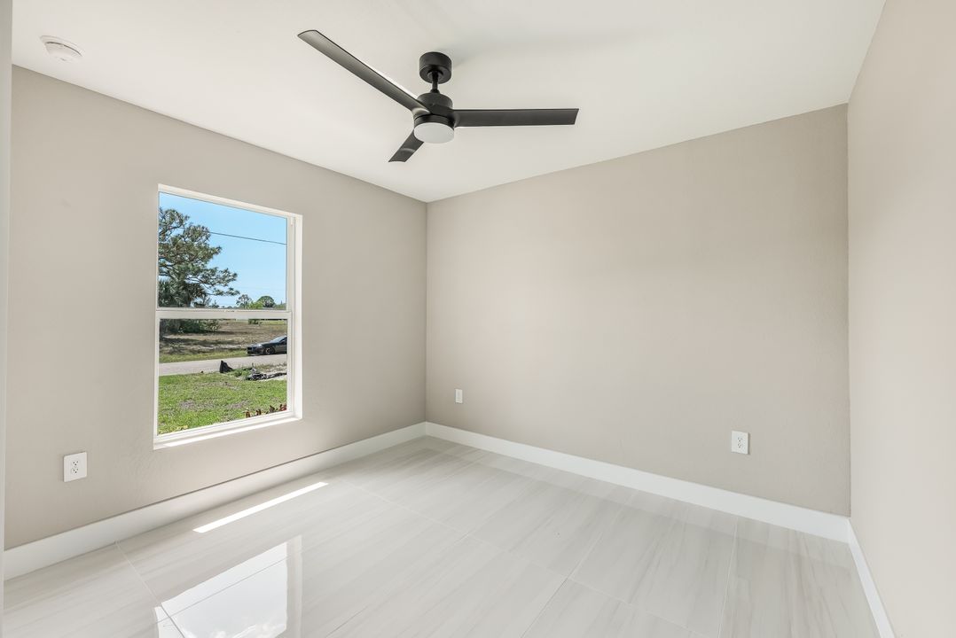 2821 NW 25th Ln, Cape Coral, FL 33993