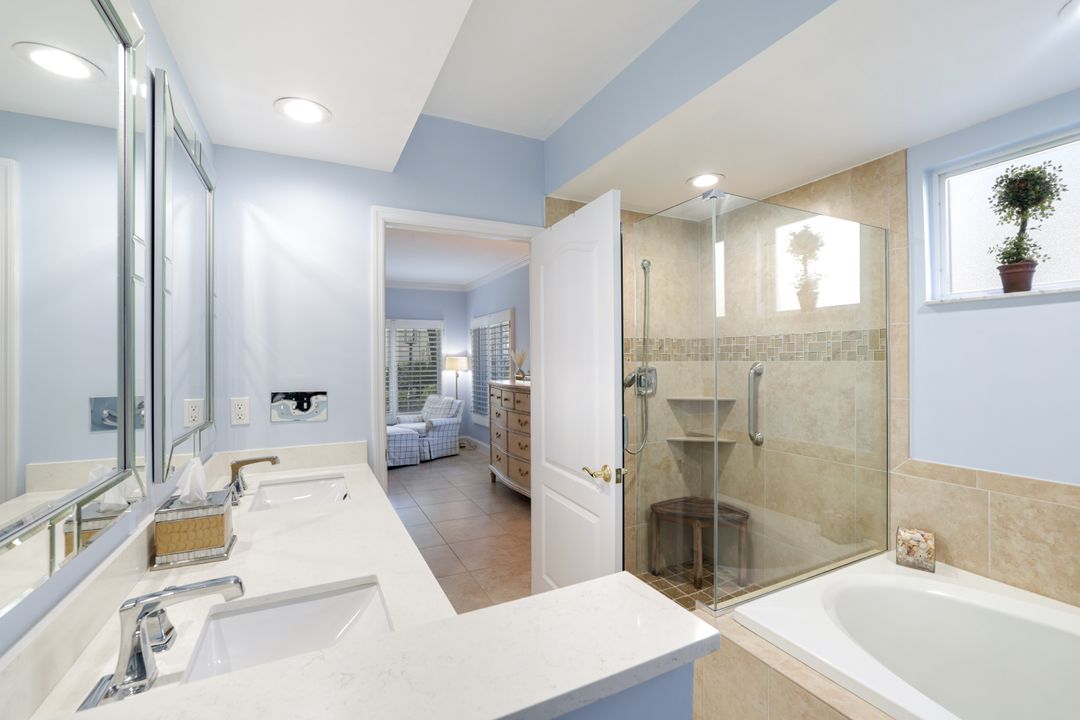 5801 Glencove Dr #503, Naples, FL 34108